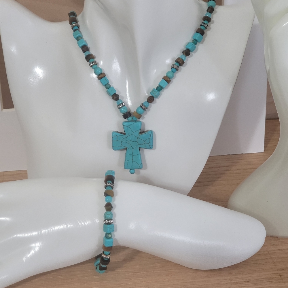 Turquoise Necklace & Bracelet Set